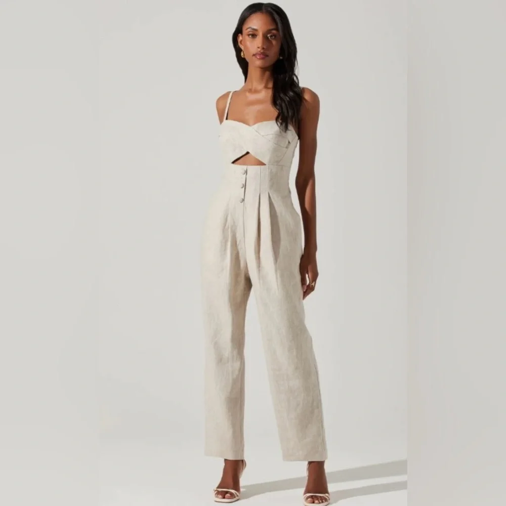 ASTR Ilona Jumpsuit NWT - Picture 6 of 6